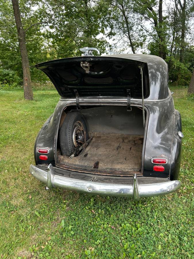 Chevrolet-stylemaster-2-door-1947-black-10