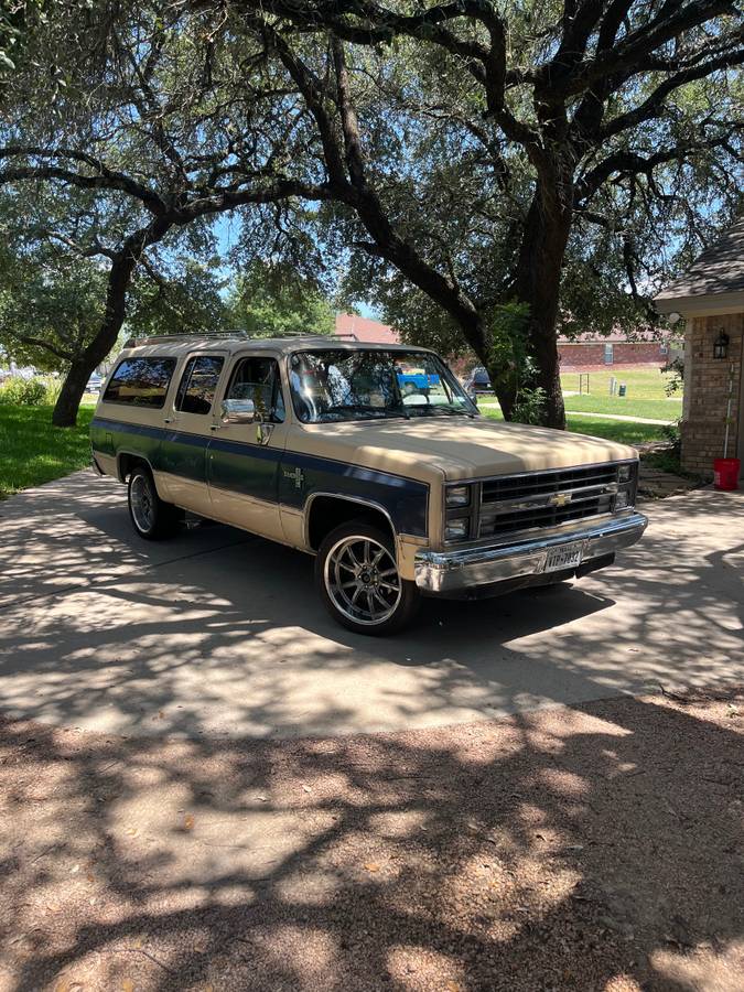 Chevrolet-suburban-12-ton-nominal-1986-custom-2