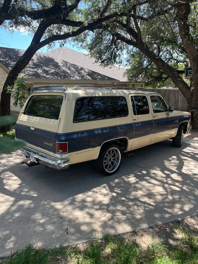 Chevrolet-suburban-12-ton-nominal-1986-custom-3