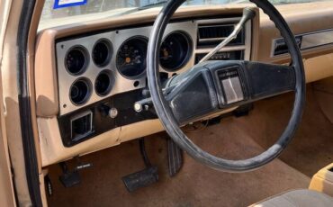 Chevrolet-suburban-12-ton-nominal-1986-custom-9