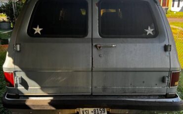 Chevrolet-suburban-12-ton-nominal-1989-1