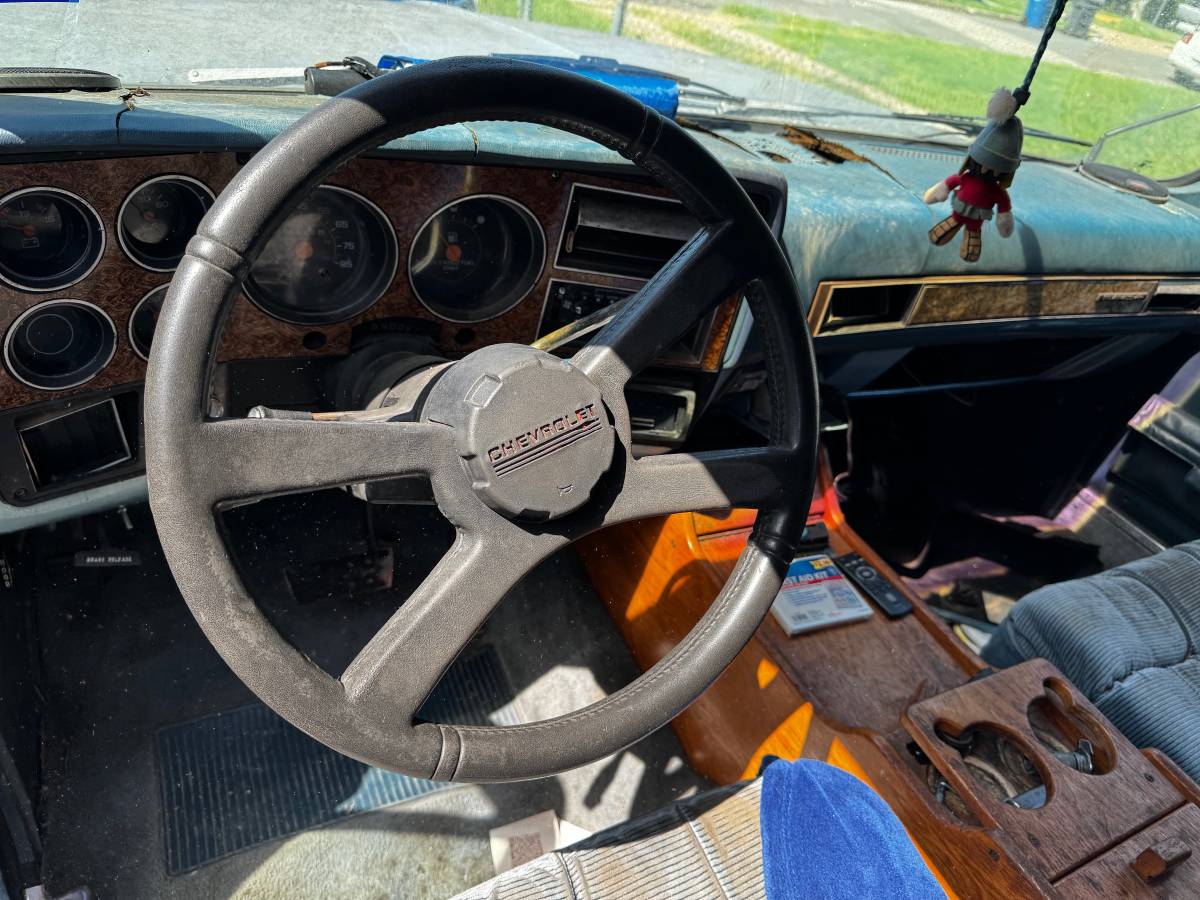 Chevrolet-suburban-12-ton-nominal-1989-2