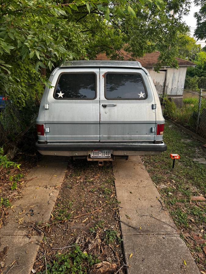 Chevrolet-suburban-12-ton-nominal-1989-9