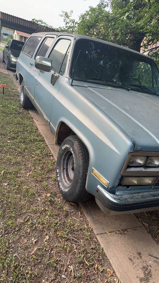 Chevrolet-suburban-12-ton-nominal-1989