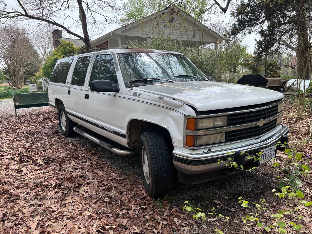 Chevrolet-suburban-12-ton-nominal-1993-white-1