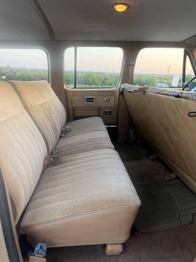 Chevrolet-suburban-1500-1986-10