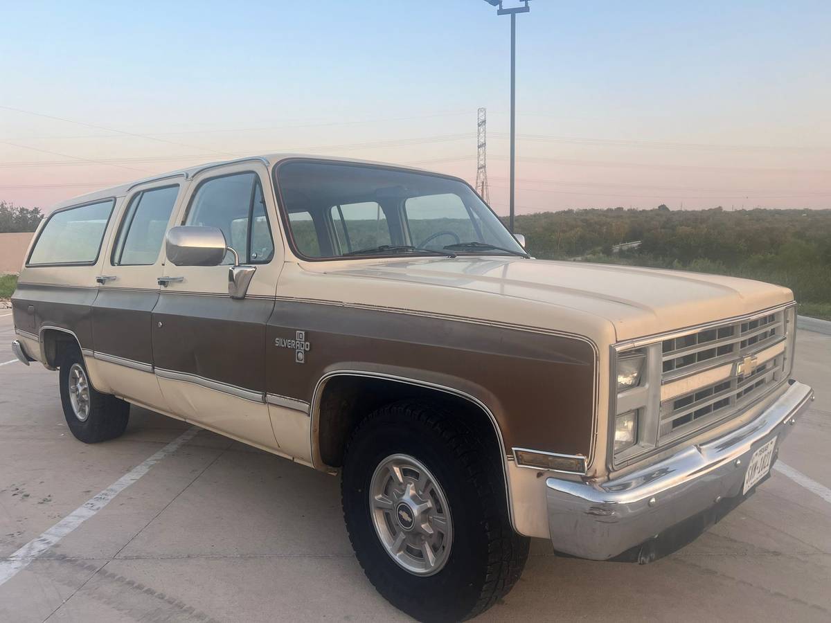 Chevrolet-suburban-1500-1986-2
