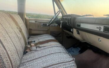 Chevrolet-suburban-1500-1986-3