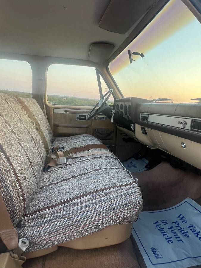 Chevrolet-suburban-1500-1986-3