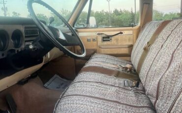 Chevrolet-suburban-1500-1986-4
