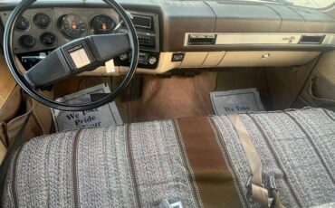 Chevrolet-suburban-1500-1986-5