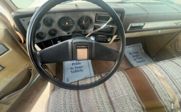 Chevrolet-suburban-1500-1986-8