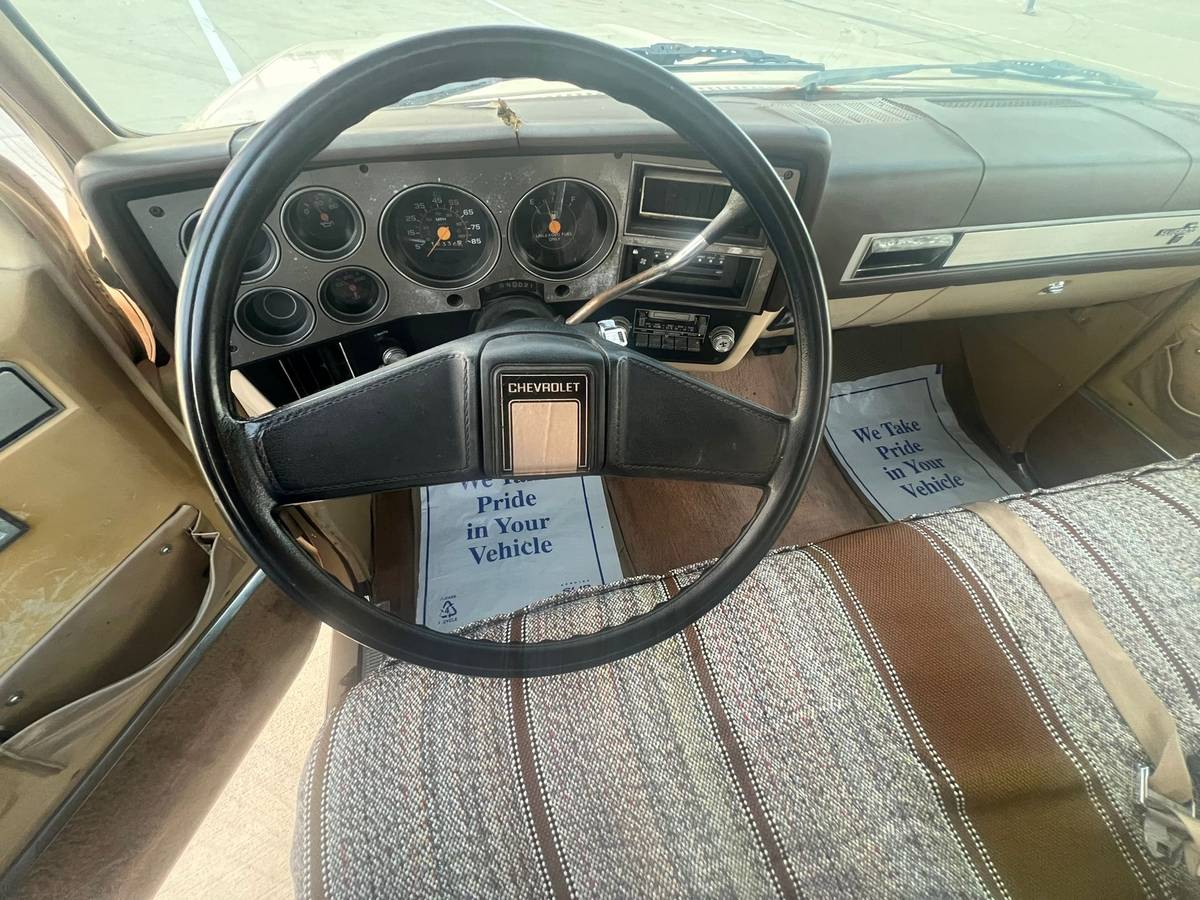 Chevrolet-suburban-1500-1986-8