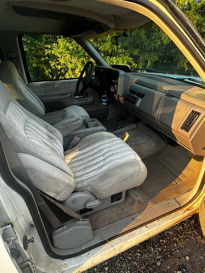 Chevrolet-suburban-1500-1994-white-10