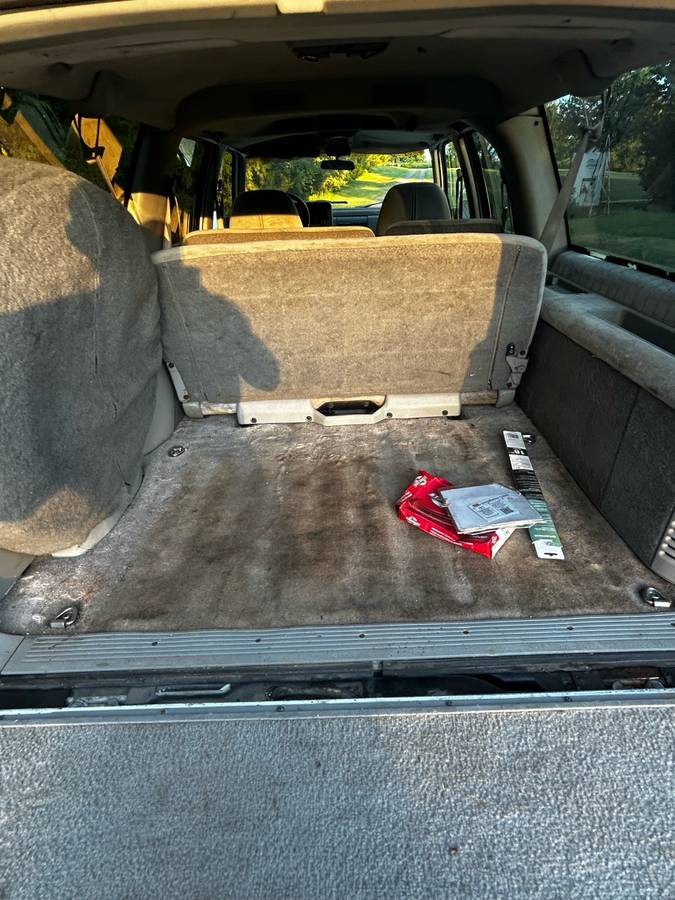 Chevrolet-suburban-1500-1994-white-6