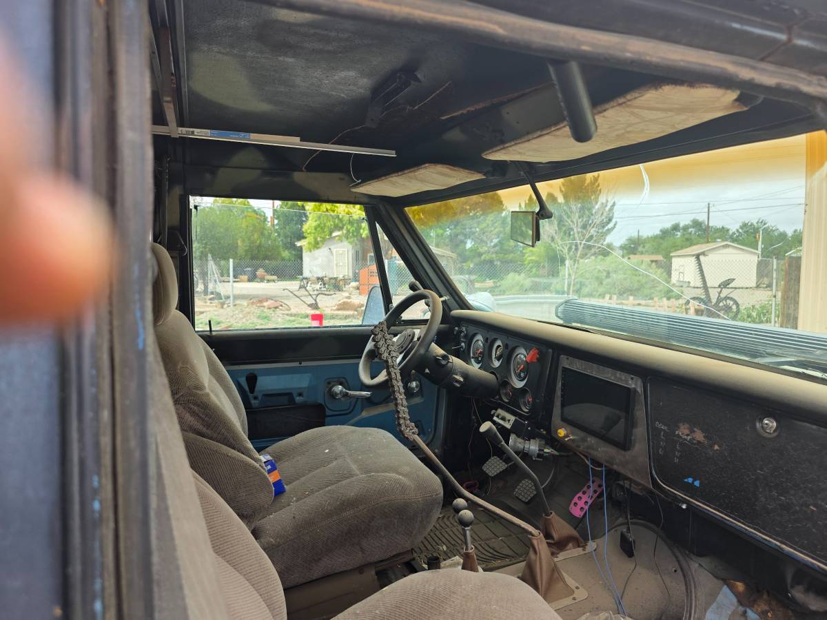 Chevrolet-suburban-1968-1