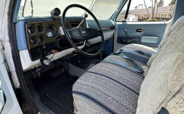Chevrolet-suburban-1973-white-4