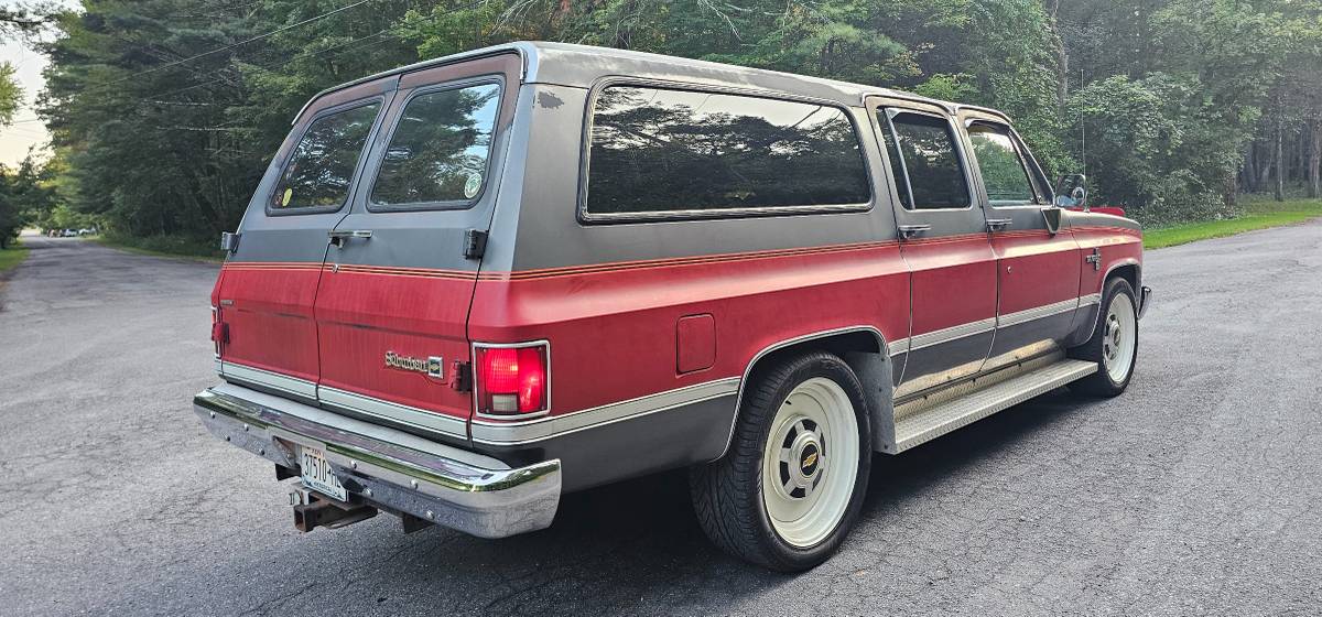 Chevrolet-suburban-1987-2