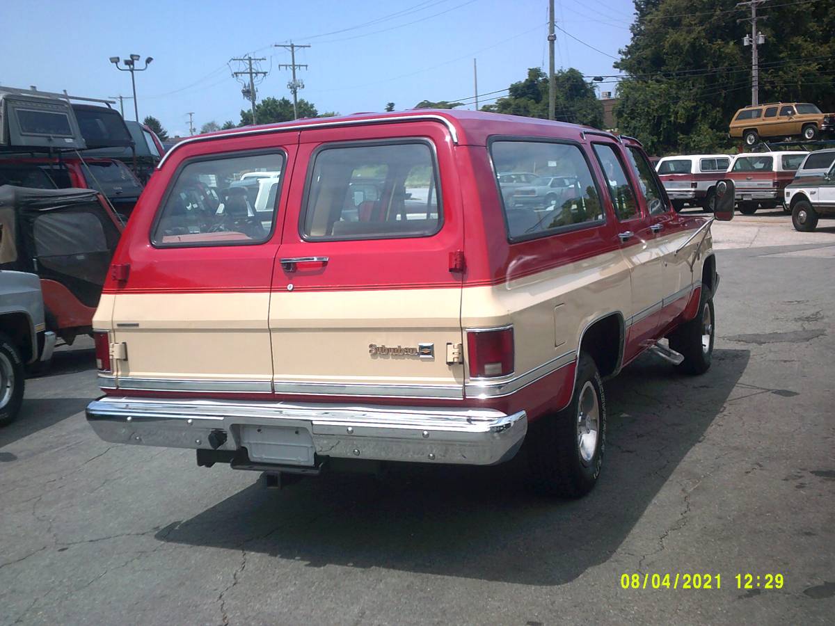 Chevrolet-suburban-1987-red-2