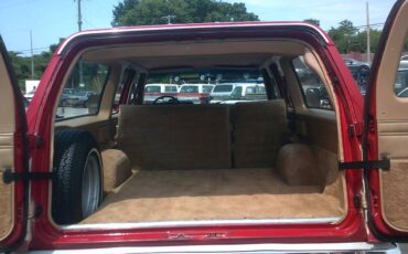 Chevrolet-suburban-1987-red-4