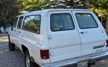 Chevrolet-suburban-1989-white-1