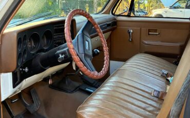 Chevrolet-suburban-1989-white-3