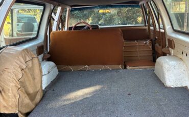Chevrolet-suburban-1989-white-4