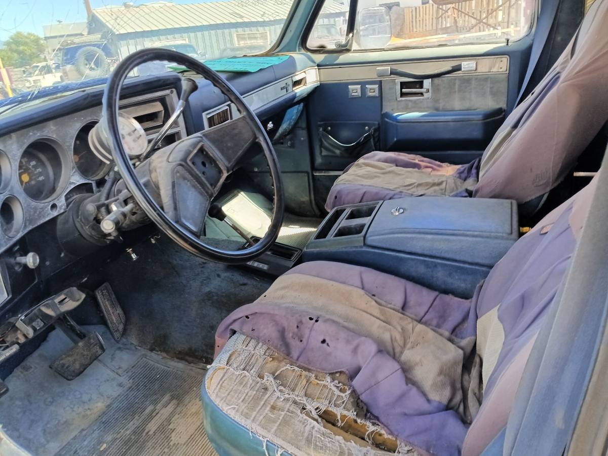Chevrolet-suburban-20-1987-blue-2