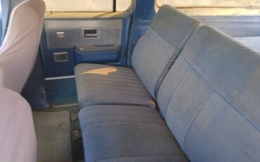 Chevrolet-suburban-20-1987-blue-4