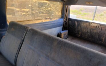 Chevrolet-suburban-20-1987-blue-5