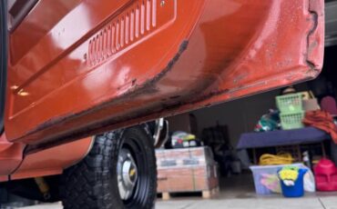 Chevrolet-suburban-2500-1975-orange-12