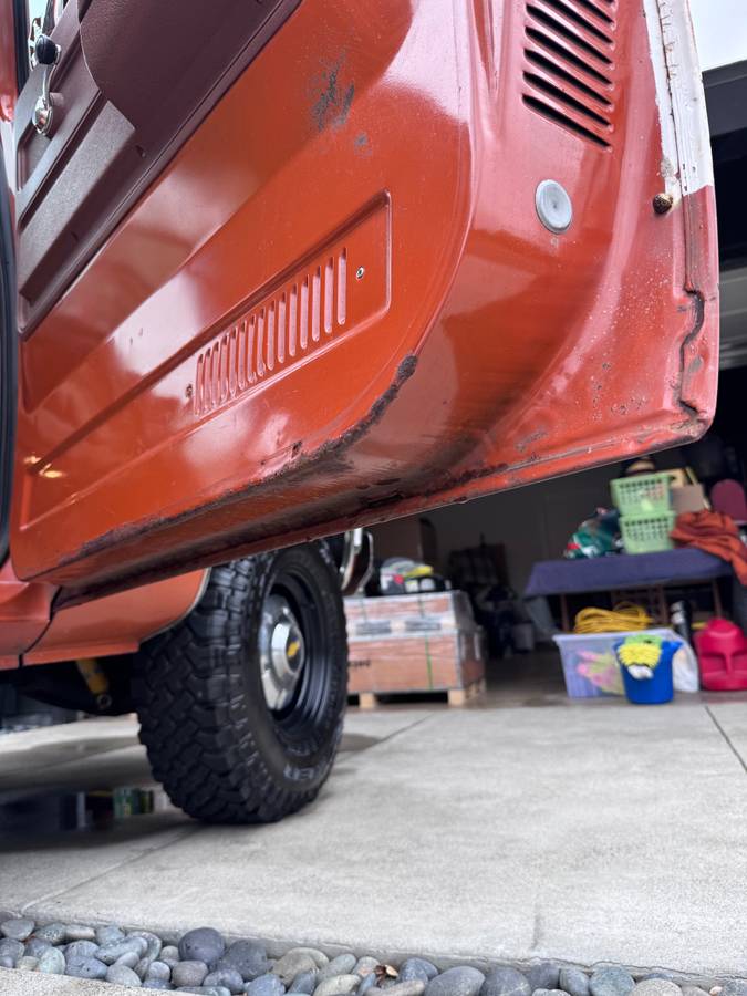 Chevrolet-suburban-2500-1975-orange-12