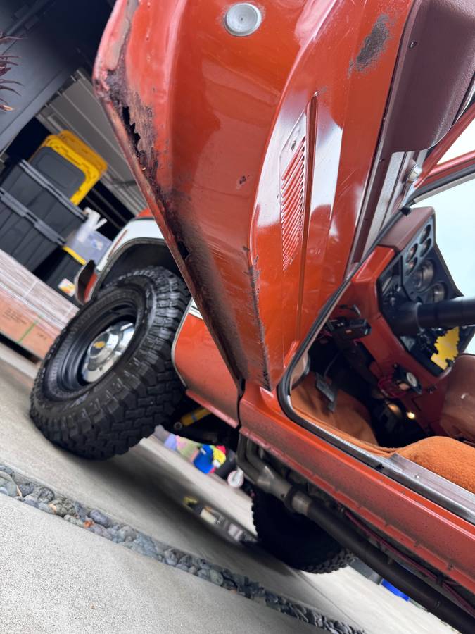 Chevrolet-suburban-2500-1975-orange-15