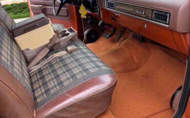 Chevrolet-suburban-2500-1975-orange-17