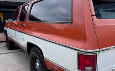 Chevrolet-suburban-2500-1975-orange-3