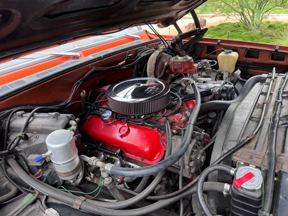 Chevrolet-suburban-2500-1975-orange-6