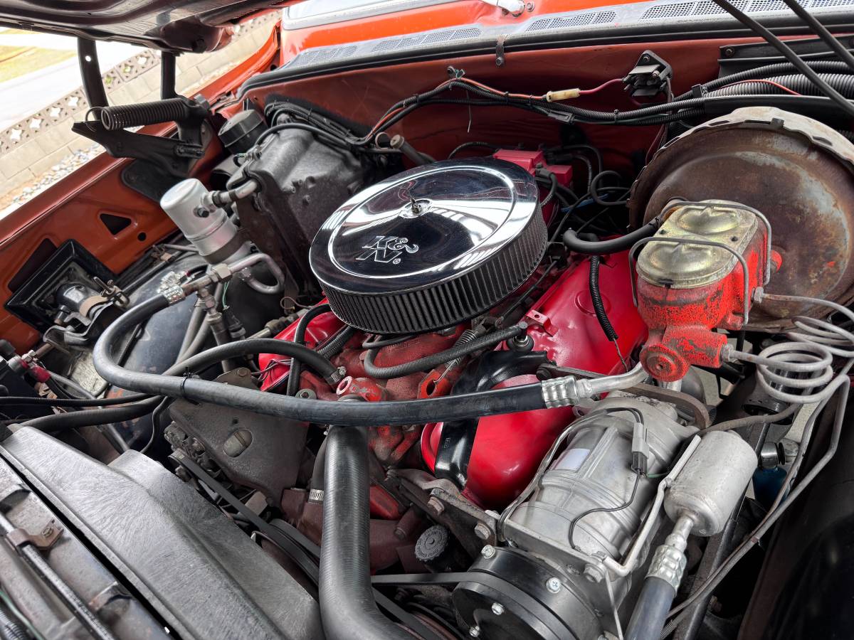Chevrolet-suburban-2500-1975-orange-7