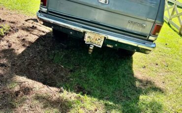 Chevrolet-suburban-scottsdale-20-1987-grey-11
