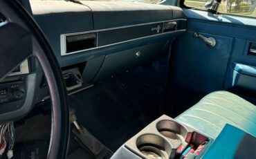 Chevrolet-suburban-scottsdale-20-1987-grey-3