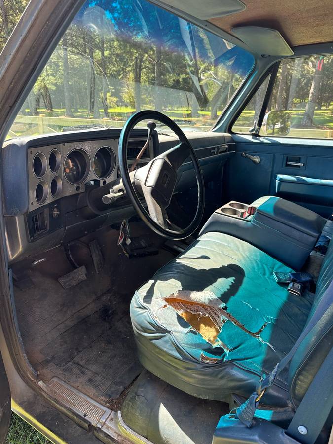Chevrolet-suburban-scottsdale-20-1987-grey-5