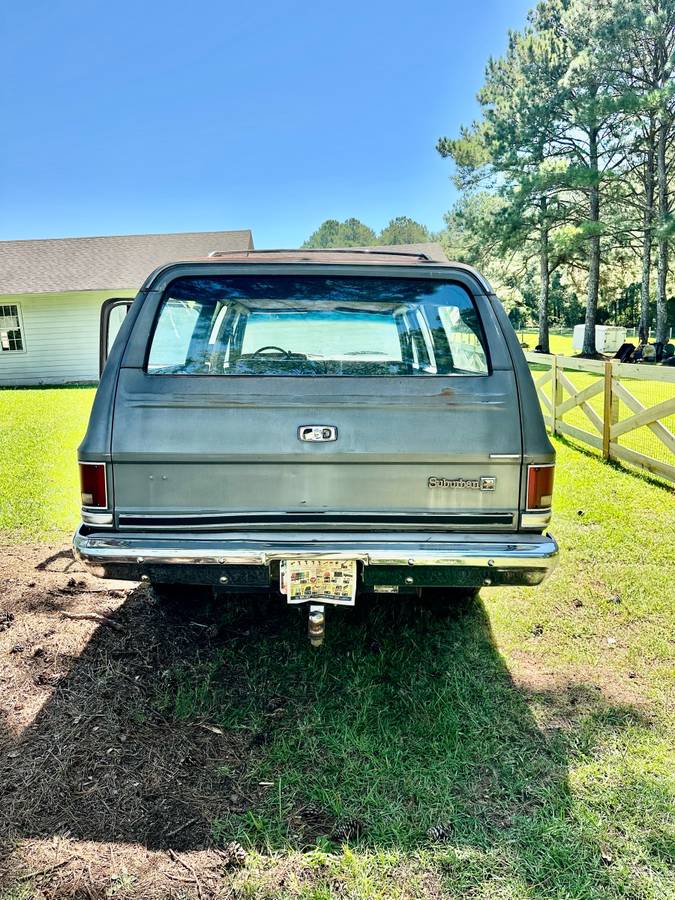 Chevrolet-suburban-scottsdale-20-1987-grey-9