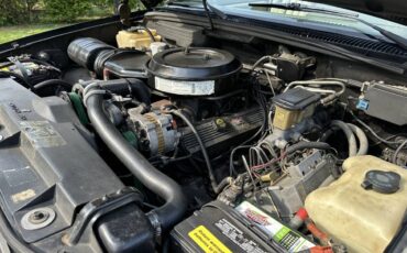 Chevrolet-suburban-silverado-k2500-1992-black-1
