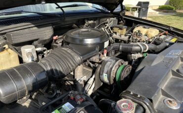 Chevrolet-suburban-silverado-k2500-1992-black-2
