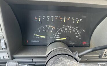 Chevrolet-suburban-silverado-k2500-1992-black-4