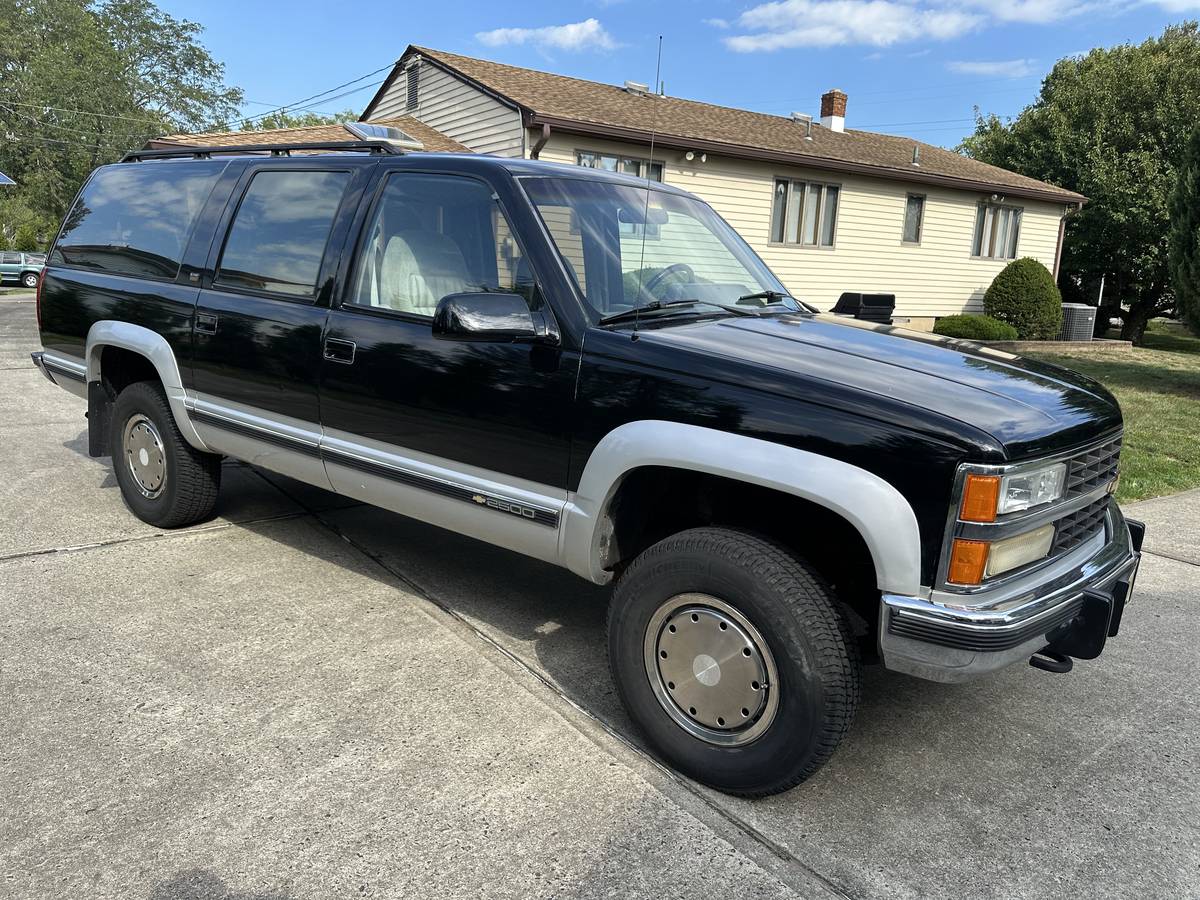 Chevrolet-suburban-silverado-k2500-1992-black-6