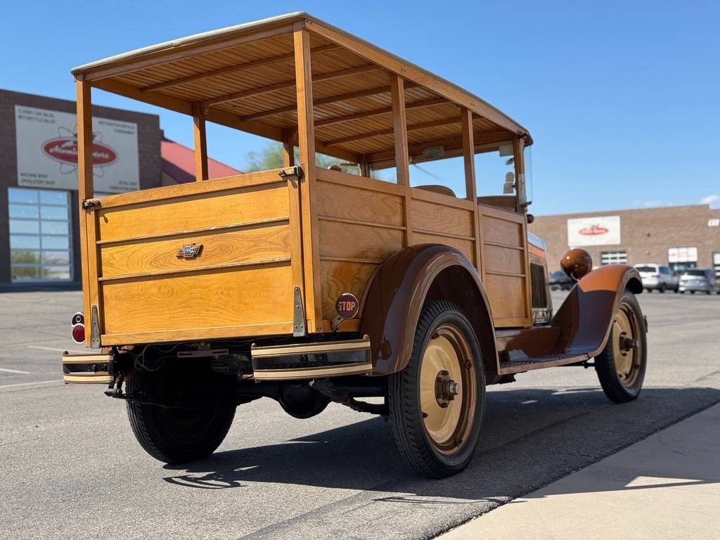 Chevrolet-woody-wagon-1928-custom-4