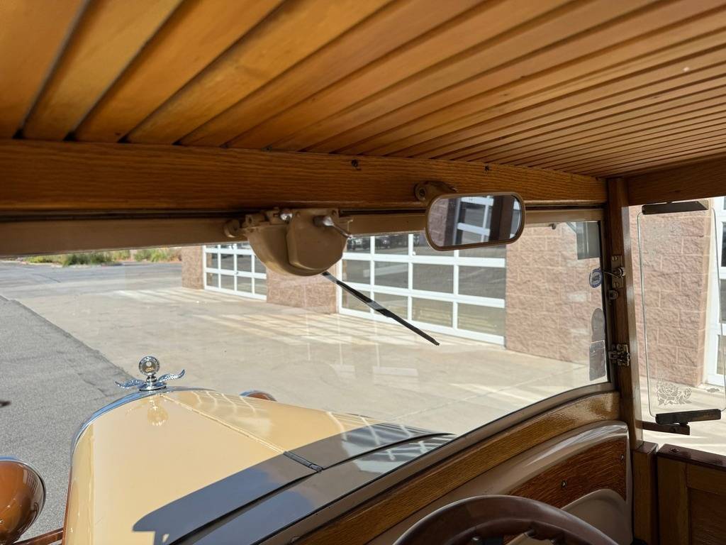 Chevrolet-woody-wagon-1928-custom-63