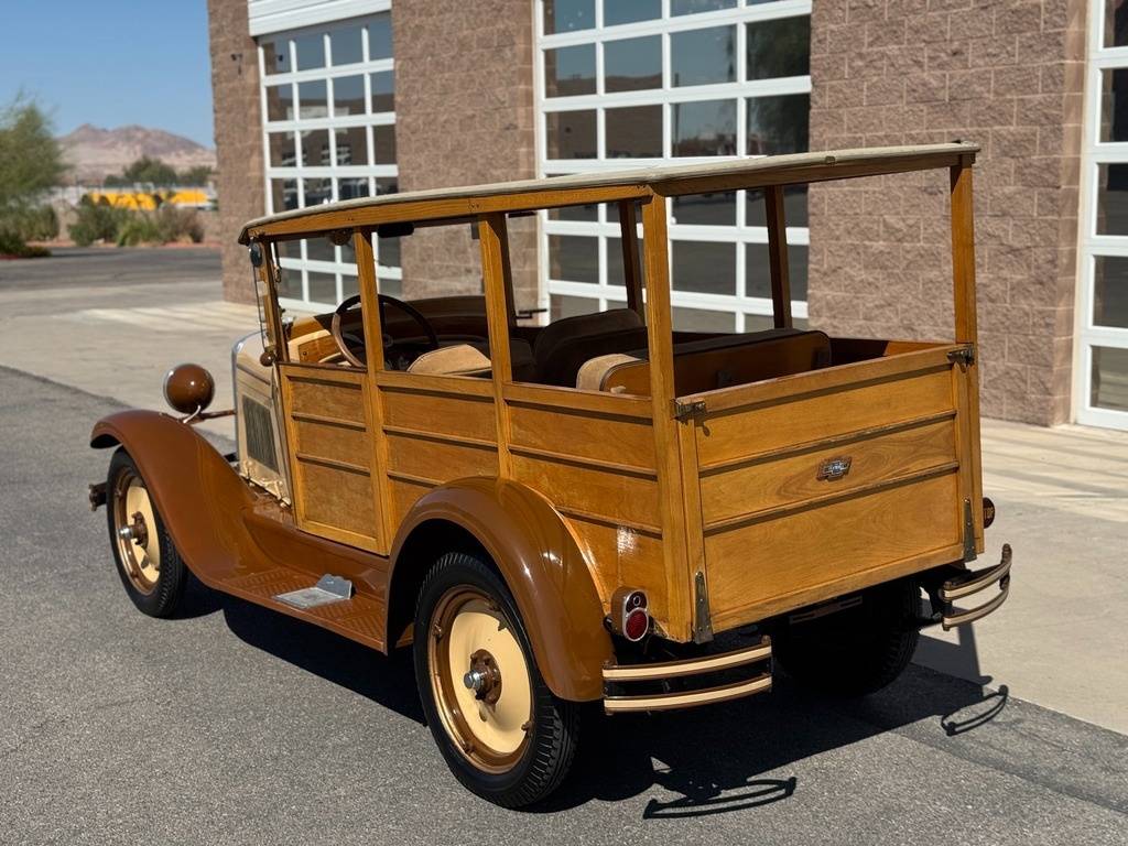 Chevrolet-woody-wagon-1928-custom-86