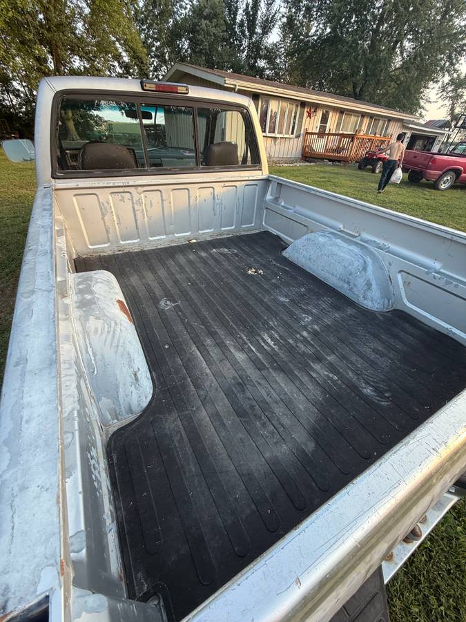 Chevy-1500-1989-silver-6