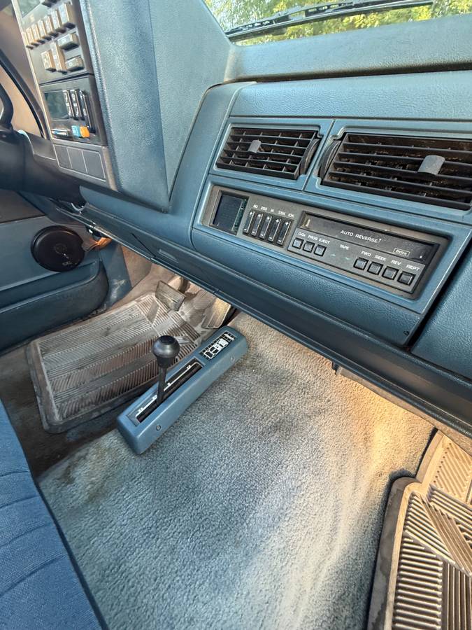 Chevy-1500-1989-silver-7